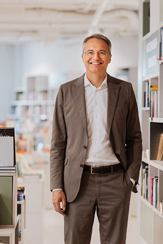 Dr. Maximilian Hugendubel