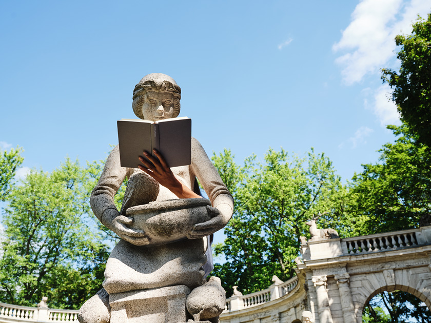 Aufgeschlagenes Buch